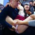 複数出演 善人一切ナシの途中下車は許されない痴漢バスに誤って乗車してきた美女の2穴処女を奪う吹っ飛び発狂イキSEX!