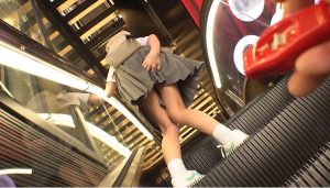 宮崎リン　極悪振動ローターをぶちこんだ天真爛漫な俺の彼女が公衆の面前で涙目アへ顔イキしちゃう遠隔アクメに興奮不可避！